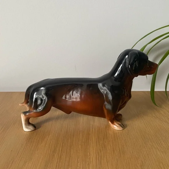 Vintage Dachshund Dog Porcelain Figurine - Picture 7 of 10
